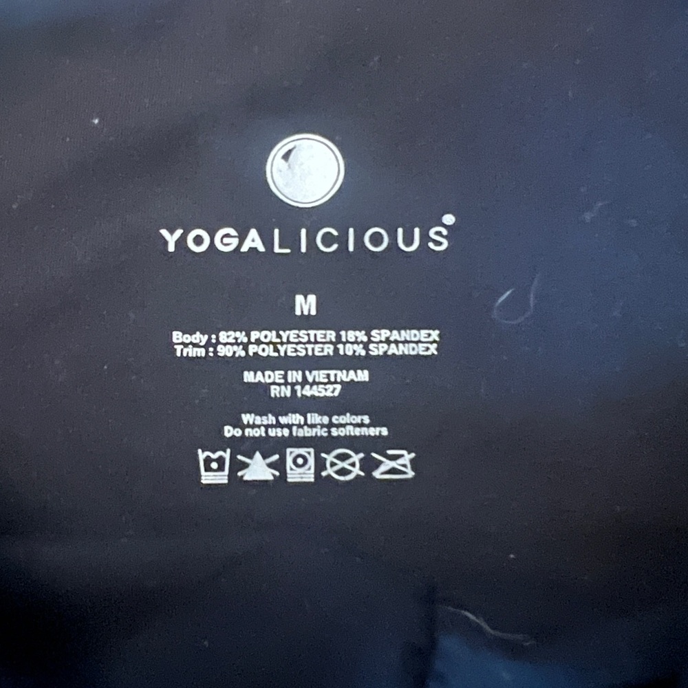 Size Medium | Scrunch front flared leggings - Picture 4 of 5